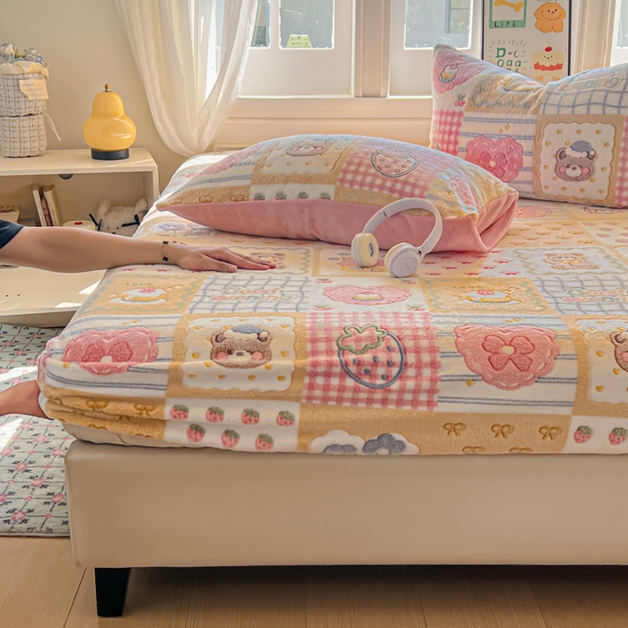 娜朵家纺 2025新款180克雪花绒印花床笠 浪漫满屋