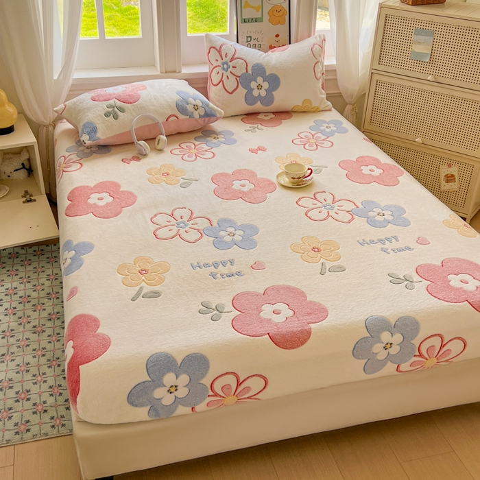 91家纺网 家纺一手货源 找家纺 娜朵家纺 2025新款180克雪花绒印花床笠 花之语