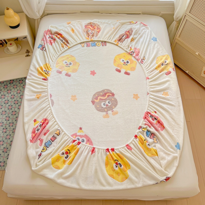 91家纺网 家纺一手货源 找家纺 娜朵家纺 2025新款180克雪花绒印花床笠 海绵宝贝