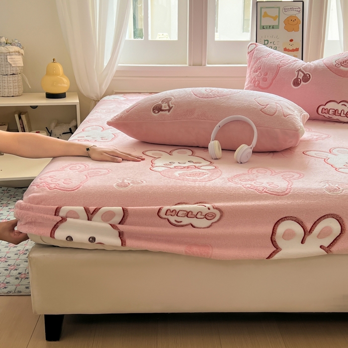 娜朵家纺 2025新款180克雪花绒印花床笠 樱桃兔