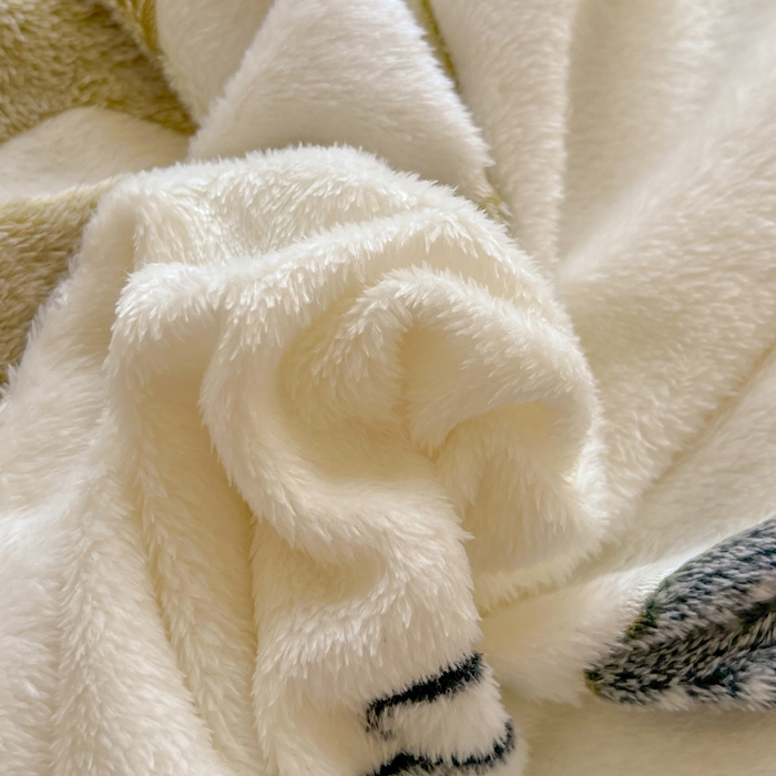 91家纺网 家纺一手货源 找家纺 娜朵家纺 2025新款180克雪花绒印花床笠 爱心LOVE