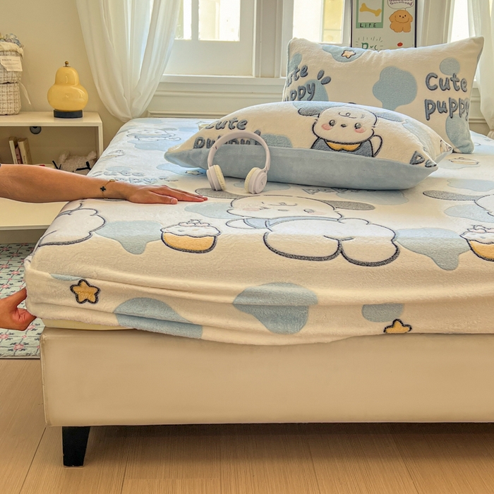 娜朵家纺 2025新款180克雪花绒印花床笠 萌犬生活