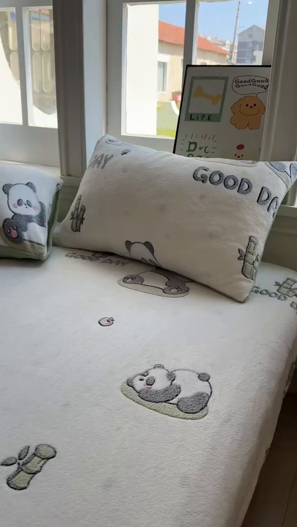 91家纺网 家纺一手货源 找家纺 娜朵家纺 2025新款180克雪花绒印花床笠 团团圆圆