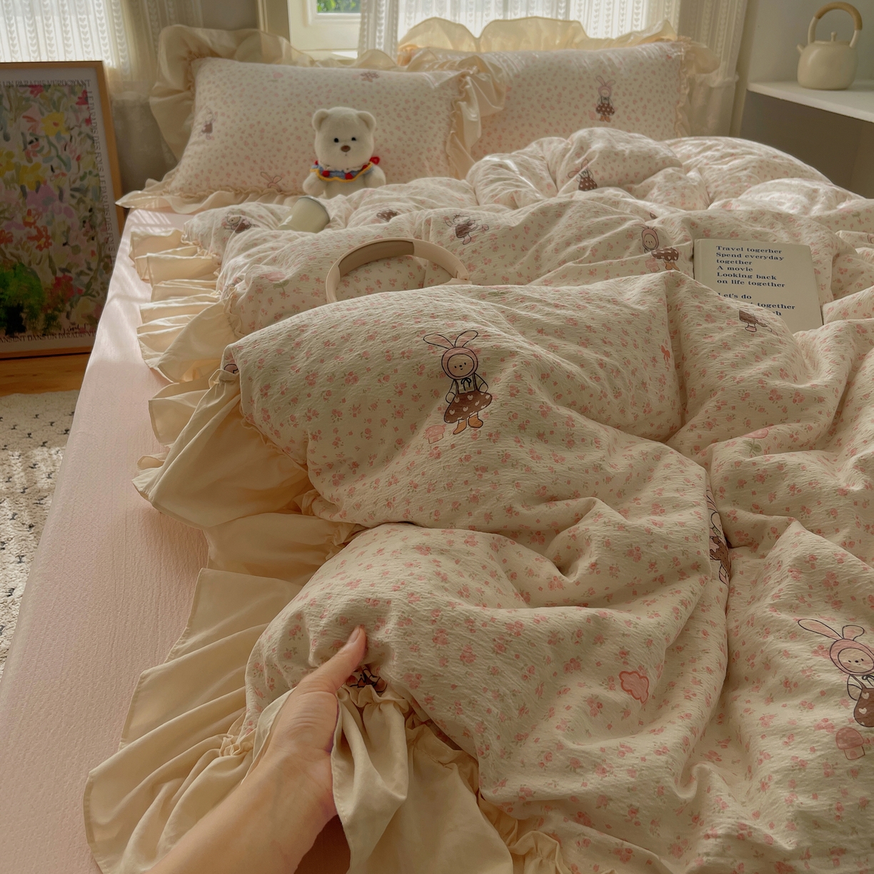 91家纺网 家纺一手货源 找家纺 （总）初念 2025新款法式花边款小碎花云感双层纱系列四件套-曼塔（小红书推荐）提供买家秀