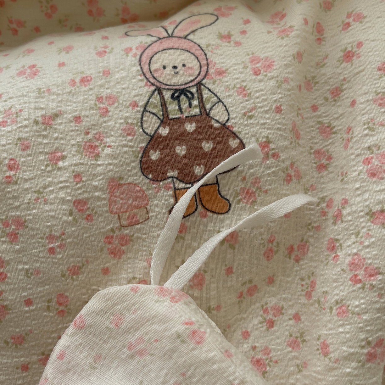 91家纺网 家纺一手货源 找家纺 （总）初念 2025新款法式花边款小碎花云感双层纱系列四件套-曼塔（小红书推荐）提供买家秀