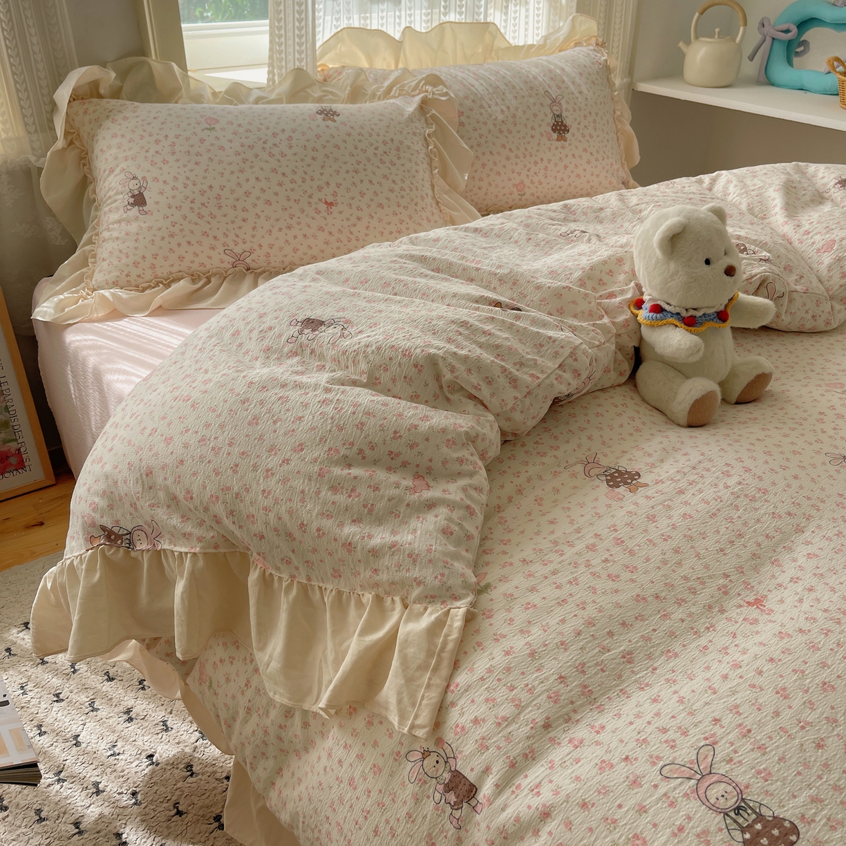 91家纺网 家纺一手货源 找家纺 （总）初念 2025新款法式花边款小碎花云感双层纱系列四件套-曼塔（小红书推荐）提供买家秀