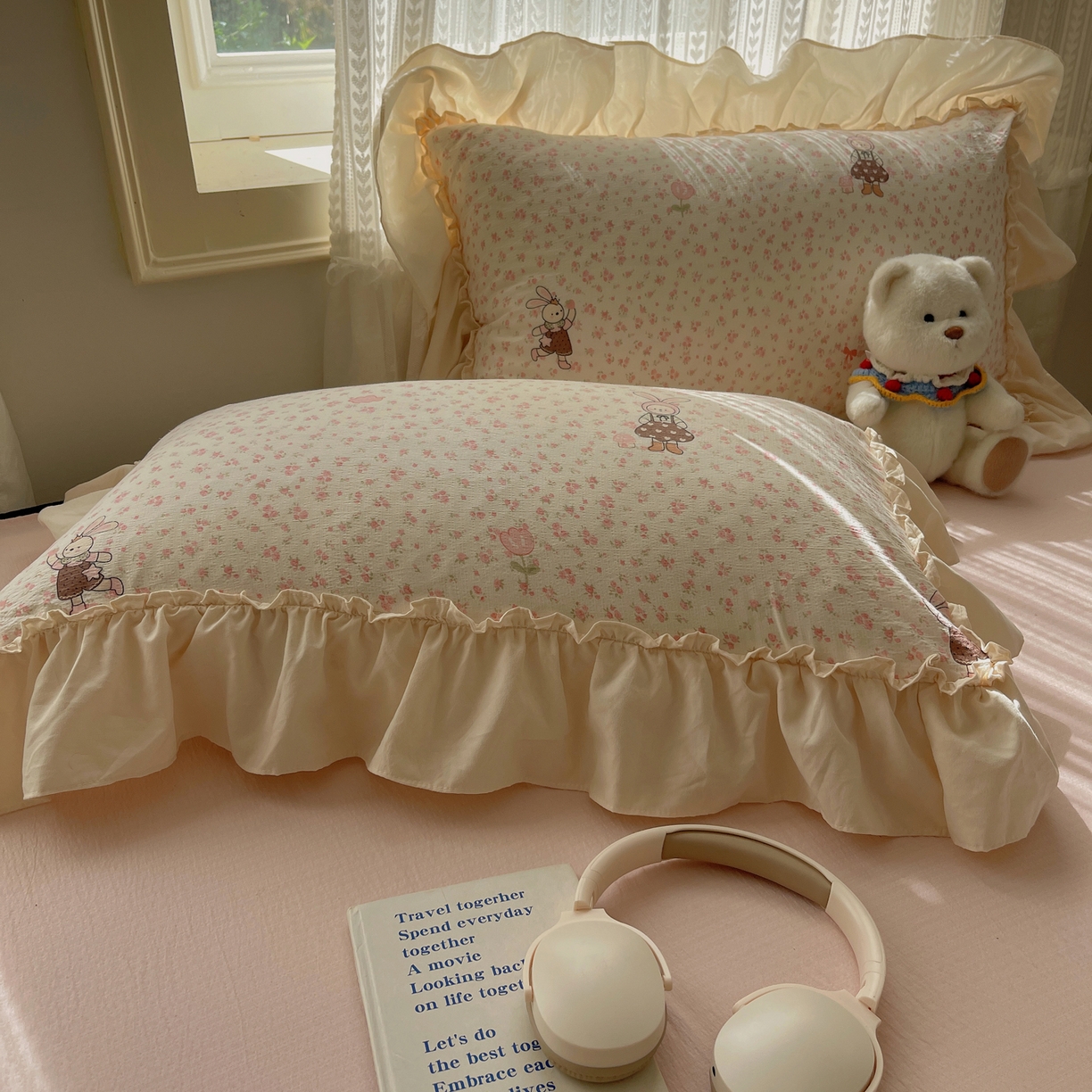 91家纺网 家纺一手货源 找家纺 初念 2025新款法式花边款小碎花云感双层纱系列四件套-曼塔（小红书推荐）提供买家秀 曼塔-芭比兔