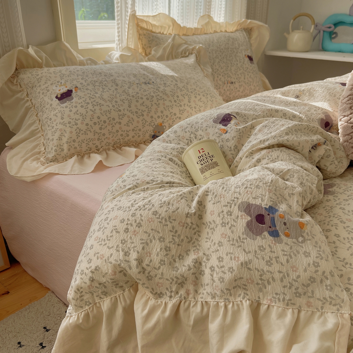 91家纺网 家纺一手货源 找家纺 初念 2025新款法式花边款小碎花云感双层纱系列四件套-曼塔（小红书推荐）提供买家秀 曼塔-复古浪漫