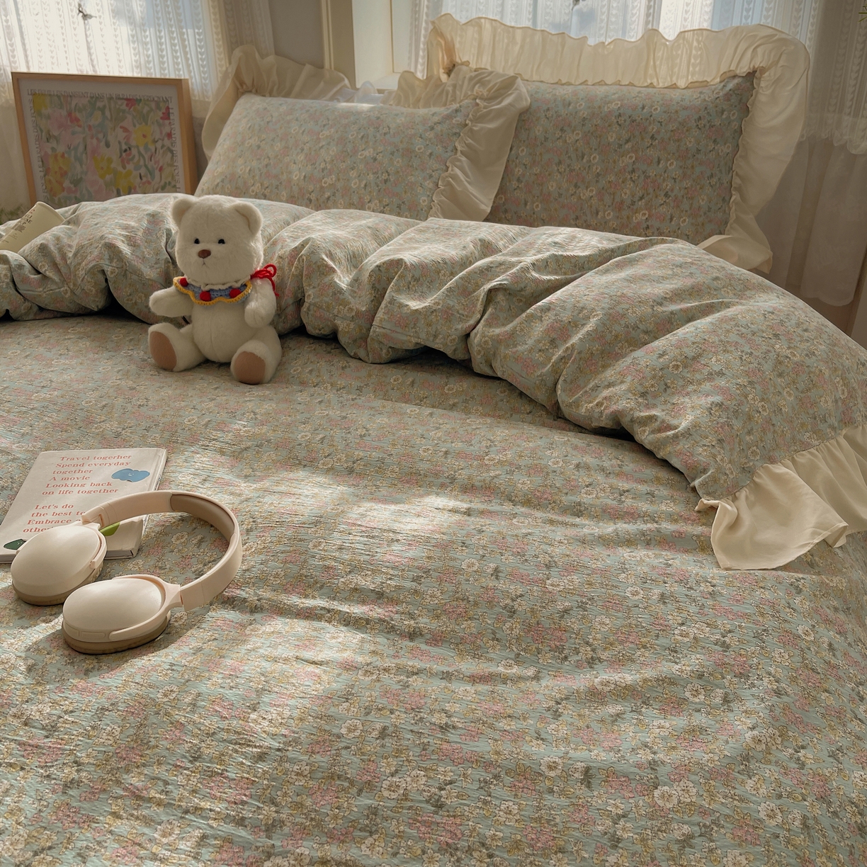 91家纺网 家纺一手货源 找家纺 初念 2025新款法式花边款小碎花云感双层纱系列四件套-曼塔（小红书推荐）提供买家秀 曼塔-南庭春光