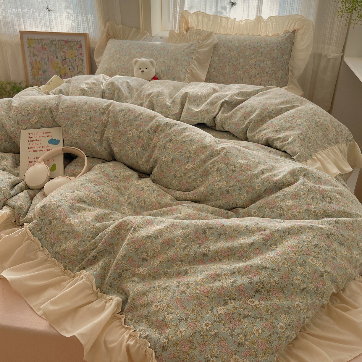 91家纺网 家纺一手货源 找家纺 初念 2025新款法式花边款小碎花云感双层纱系列四件套-曼塔（小红书推荐）提供买家秀 曼塔-南庭春光