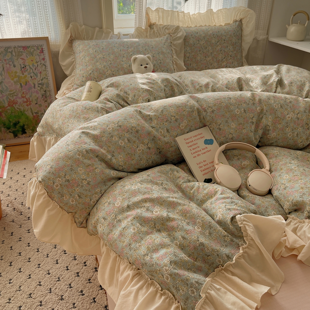 91家纺网 家纺一手货源 找家纺 初念 2025新款法式花边款小碎花云感双层纱系列四件套-曼塔（小红书推荐）提供买家秀 曼塔-南庭春光