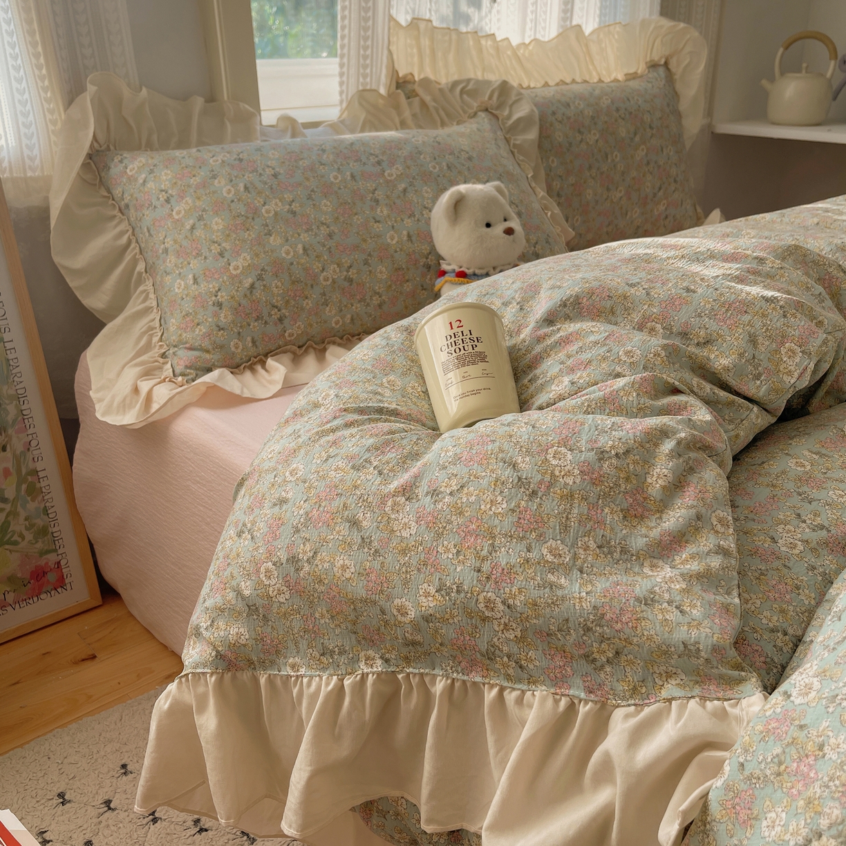 91家纺网 家纺一手货源 找家纺 初念 2025新款法式花边款小碎花云感双层纱系列四件套-曼塔（小红书推荐）提供买家秀 曼塔-南庭春光