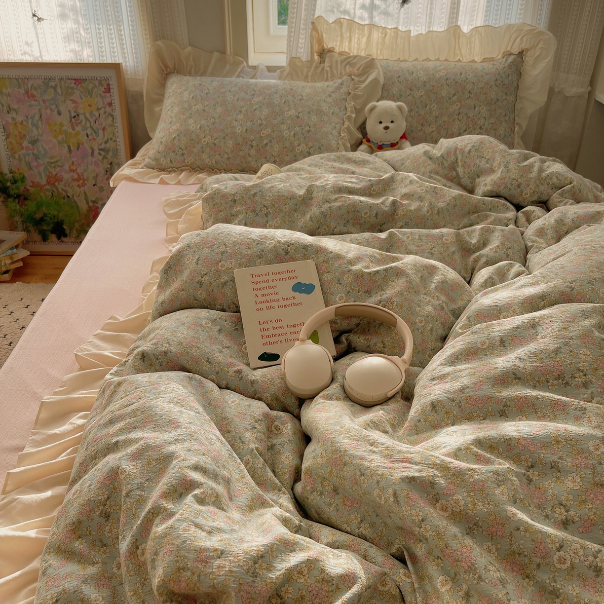 91家纺网 家纺一手货源 找家纺 初念 2025新款法式花边款小碎花云感双层纱系列四件套-曼塔（小红书推荐）提供买家秀 曼塔-南庭春光