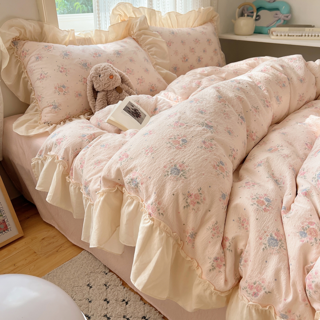 91家纺网 家纺一手货源 找家纺 初念 2025新款法式花边款小碎花云感双层纱系列四件套-曼塔（小红书推荐）提供买家秀 曼塔-芊芊花海