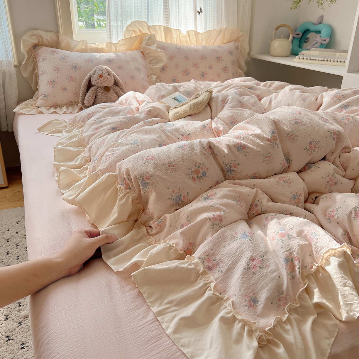 91家纺网 家纺一手货源 找家纺 初念 2025新款法式花边款小碎花云感双层纱系列四件套-曼塔（小红书推荐）提供买家秀 曼塔-芊芊花海