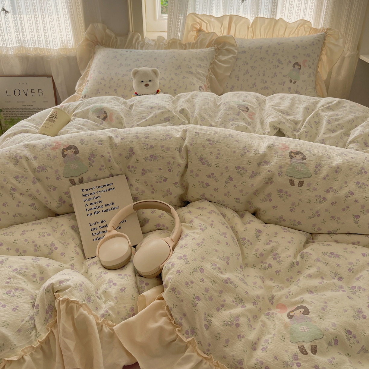 91家纺网 家纺一手货源 找家纺 初念 2025新款法式花边款小碎花云感双层纱系列四件套-曼塔（小红书推荐）提供买家秀 曼塔-思念女孩