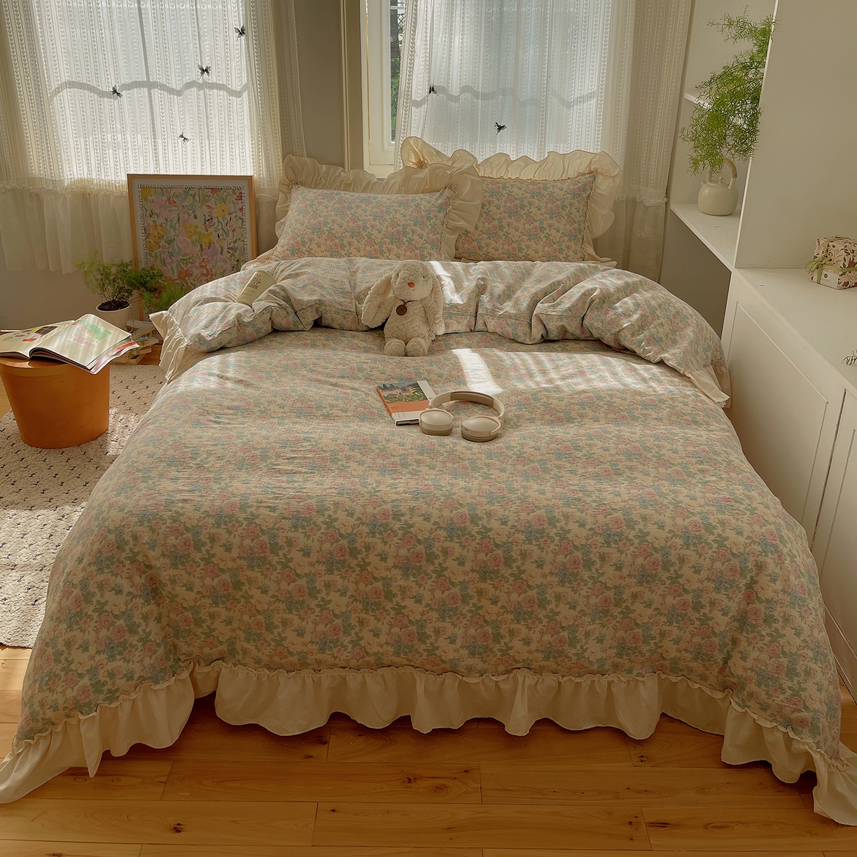 91家纺网 家纺一手货源 找家纺 初念 2025新款法式花边款小碎花云感双层纱系列四件套-曼塔（小红书推荐）提供买家秀 曼塔-童话星岛