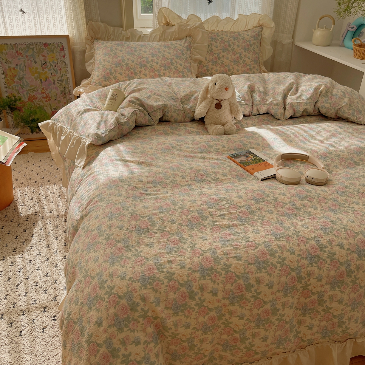 91家纺网 家纺一手货源 找家纺 初念 2025新款法式花边款小碎花云感双层纱系列四件套-曼塔（小红书推荐）提供买家秀 曼塔-童话星岛