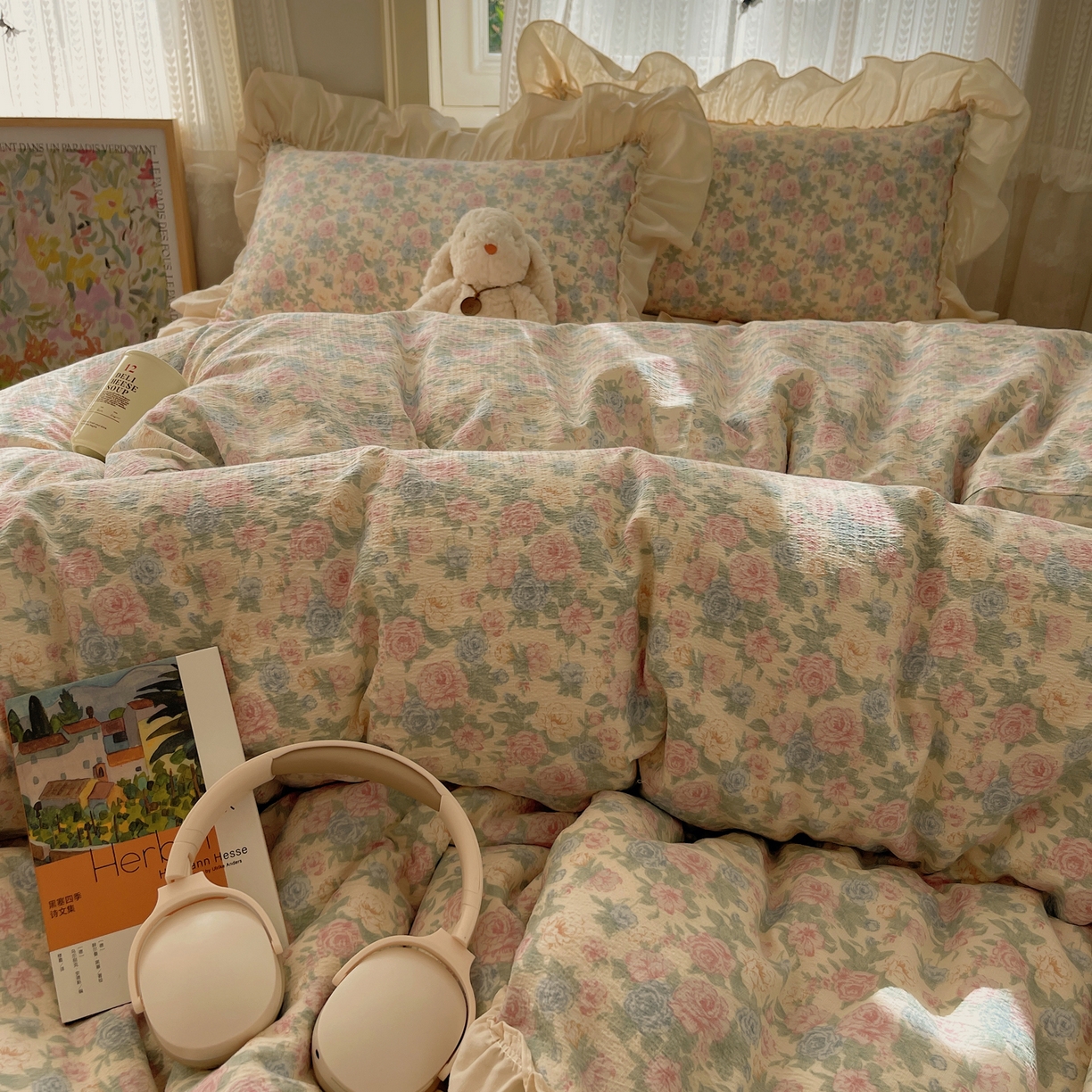 91家纺网 家纺一手货源 找家纺 初念 2025新款法式花边款小碎花云感双层纱系列四件套-曼塔（小红书推荐）提供买家秀 曼塔-童话星岛