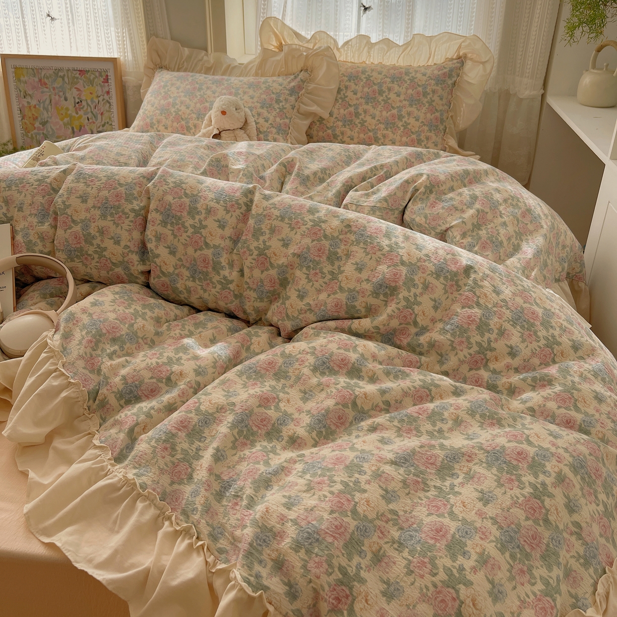 91家纺网 家纺一手货源 找家纺 初念 2025新款法式花边款小碎花云感双层纱系列四件套-曼塔（小红书推荐）提供买家秀 曼塔-童话星岛