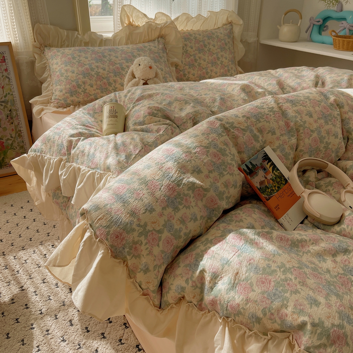 91家纺网 家纺一手货源 找家纺 初念 2025新款法式花边款小碎花云感双层纱系列四件套-曼塔（小红书推荐）提供买家秀 曼塔-童话星岛