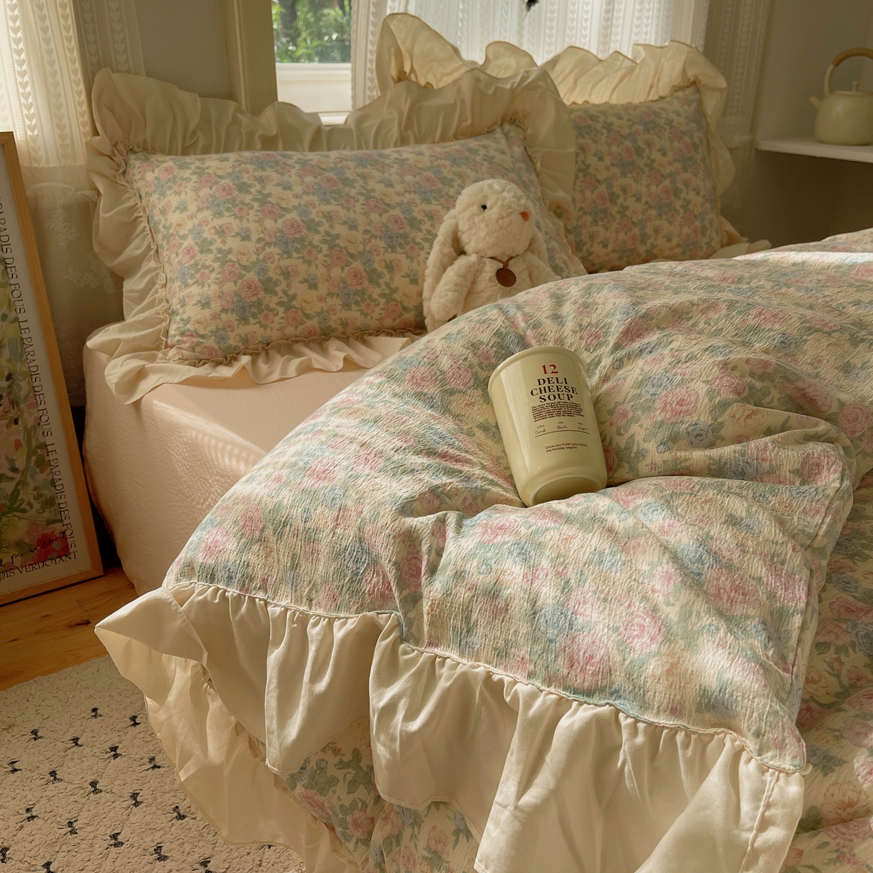 91家纺网 家纺一手货源 找家纺 初念 2025新款法式花边款小碎花云感双层纱系列四件套-曼塔（小红书推荐）提供买家秀 曼塔-童话星岛