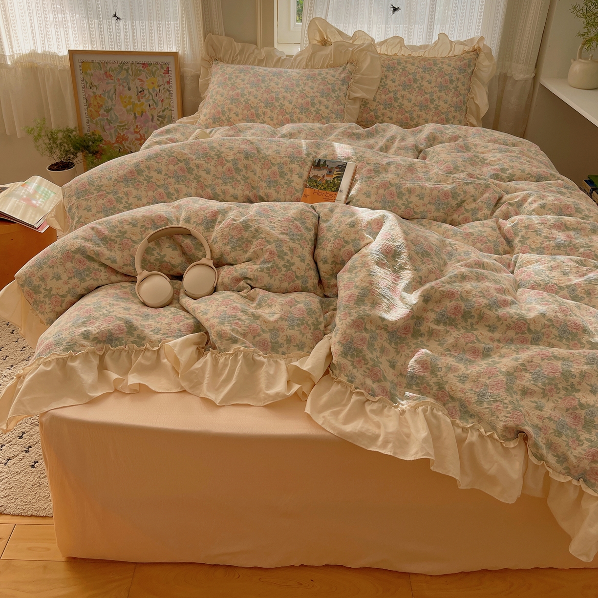 91家纺网 家纺一手货源 找家纺 初念 2025新款法式花边款小碎花云感双层纱系列四件套-曼塔（小红书推荐）提供买家秀 曼塔-童话星岛