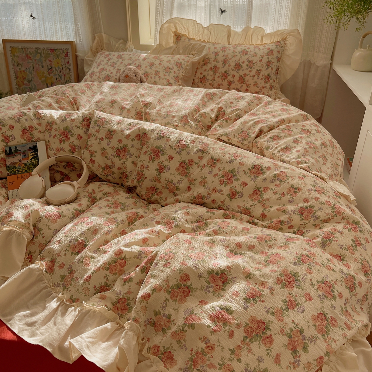 91家纺网 家纺一手货源 找家纺 初念 2025新款法式花边款小碎花云感双层纱系列四件套-曼塔（小红书推荐）提供买家秀 曼塔-星眠云野