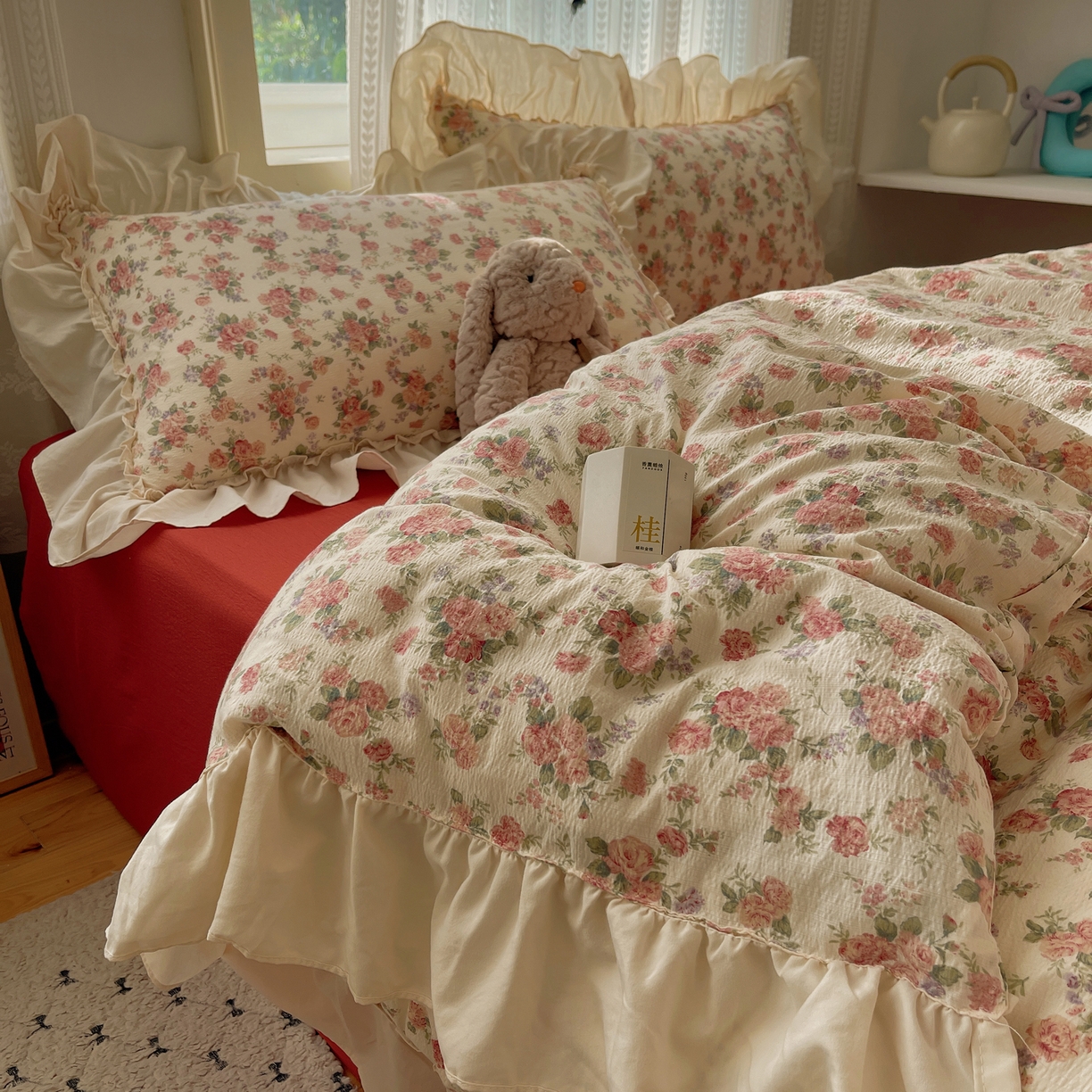 91家纺网 家纺一手货源 找家纺 初念 2025新款法式花边款小碎花云感双层纱系列四件套-曼塔（小红书推荐）提供买家秀 曼塔-星眠云野