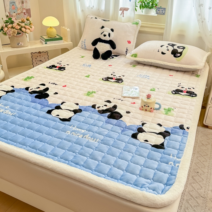 梦初语 2025新款牛奶绒印花夹棉加厚款床护垫褥子大床场景-直播爆款（夹棉200克） 快乐panda