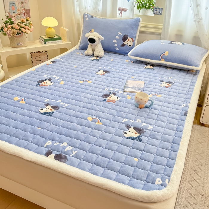 梦初语 2025新款牛奶绒印花夹棉加厚款床护垫褥子大床场景-直播爆款（夹棉200克） 汪汪星球