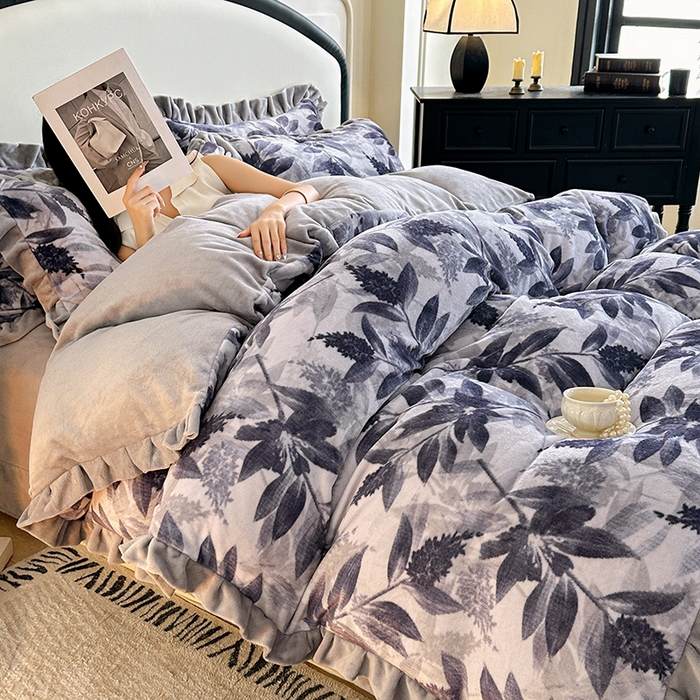 绘萱家居 2025新款爆款高密消光双层花边牛奶绒四件套印花 贝拉蒂