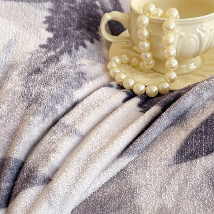 91家纺网 家纺一手货源 找家纺 绘萱家居 2025新款爆款高密消光双层花边牛奶绒四件套印花 贝拉蒂