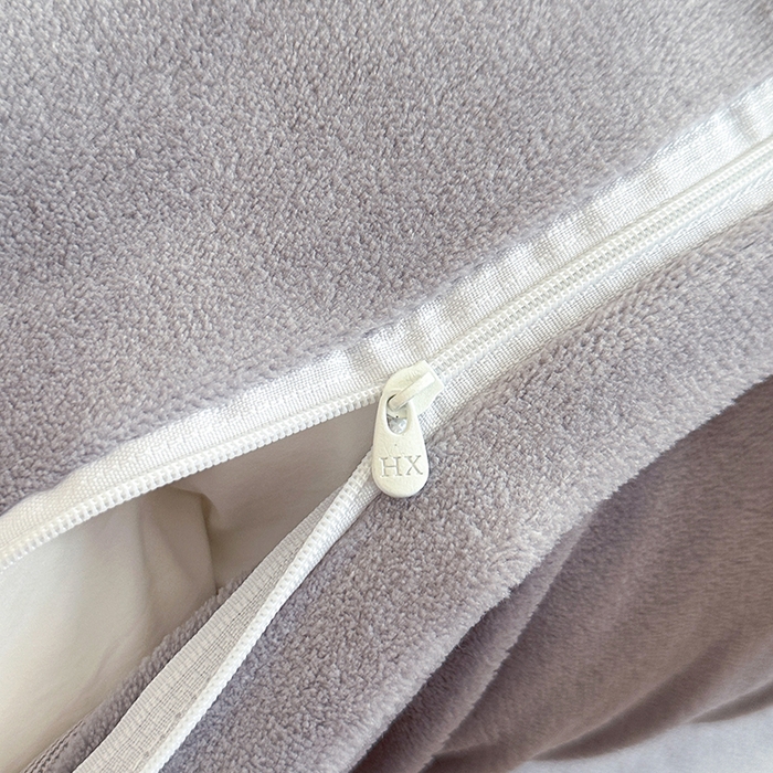 91家纺网 家纺一手货源 找家纺 绘萱家居 2025新款爆款高密消光双层花边牛奶绒四件套印花 贝拉蒂