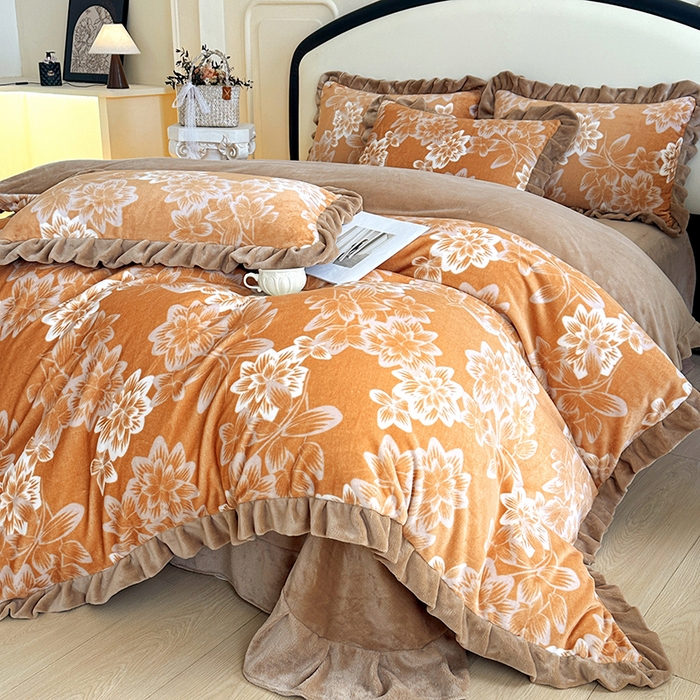 91家纺网 家纺一手货源 找家纺 绘萱家居 2025新款爆款高密消光双层花边牛奶绒四件套印花 灵动花语