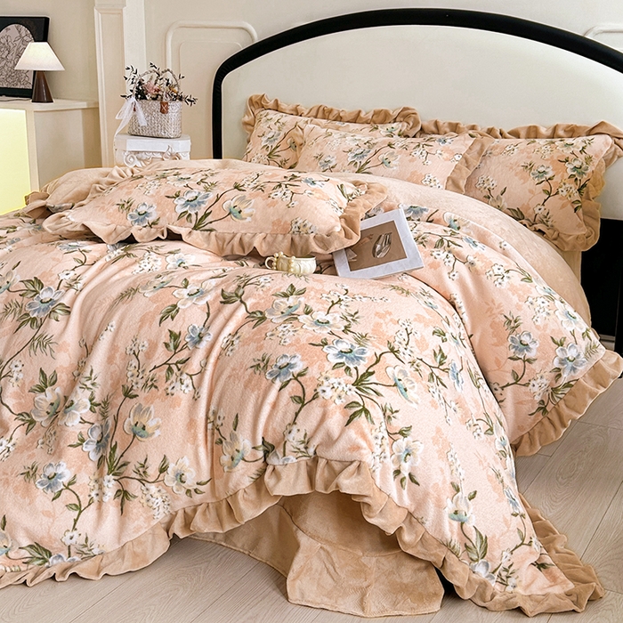 91家纺网 家纺一手货源 找家纺 绘萱家居 2025新款爆款高密消光双层花边牛奶绒四件套印花 清欢