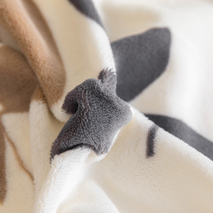 91家纺网 家纺一手货源 找家纺 金盛纺 2025新款高克重牛奶绒印花系列单床单(可定制) 落叶