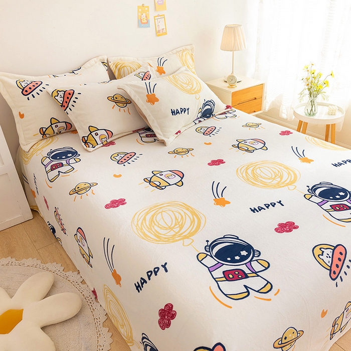 91家纺网 家纺一手货源 找家纺 金盛纺 2025新款高克重牛奶绒印花系列单床单(可定制) 宇航员