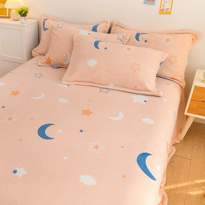 91家纺网 家纺一手货源 找家纺 金盛纺 2025新款高克重牛奶绒印花系列单床单(可定制) 梦幻星空（粉）