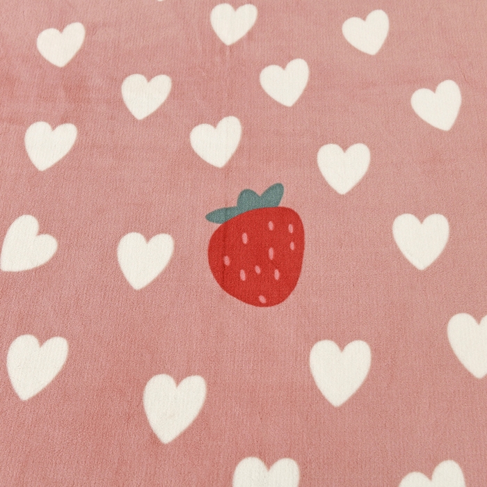 91家纺网 家纺一手货源 找家纺 金盛纺 2025新款高克重牛奶绒印花系列单床单(可定制) 桃心草莓