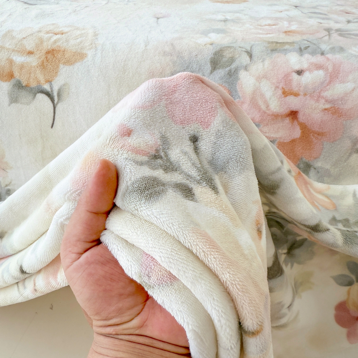 91家纺网 家纺一手货源 找家纺 金盛纺 2025新款高克重牛奶绒印花系列单床单(可定制) 墨染