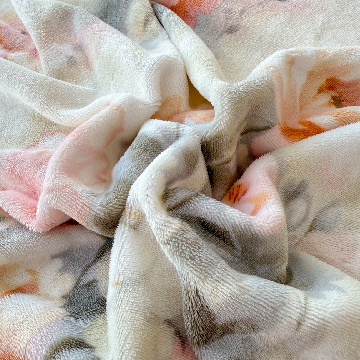 91家纺网 家纺一手货源 找家纺 金盛纺 2025新款高克重牛奶绒印花系列单床单(可定制) 墨染