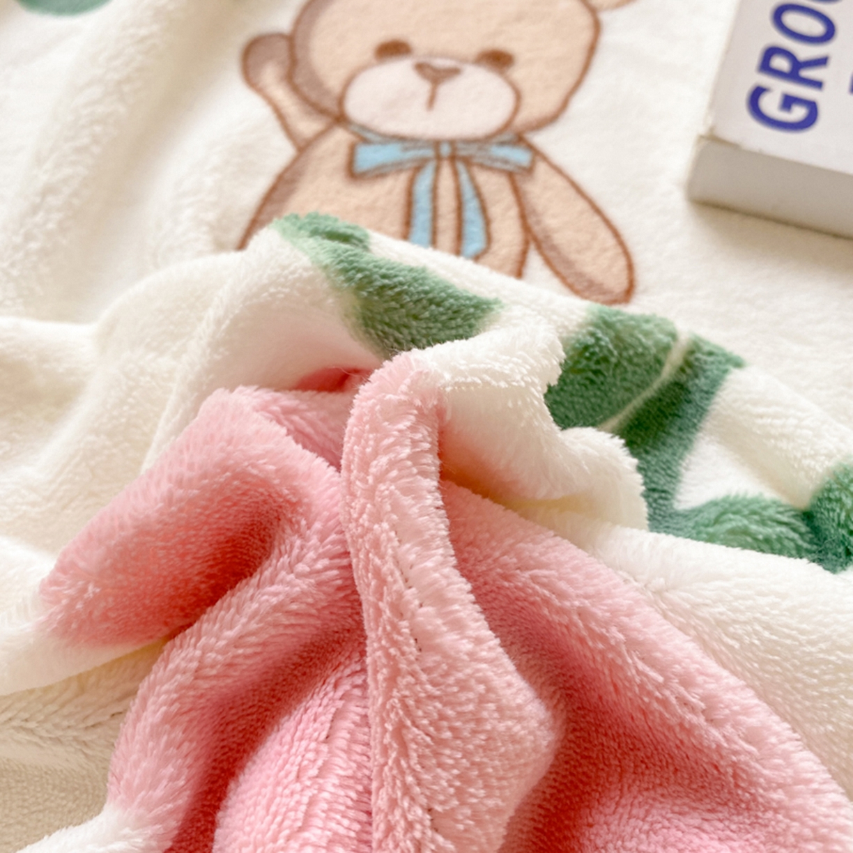 91家纺网 家纺一手货源 找家纺 金盛纺 2025新款高克重牛奶绒印花系列单床单(可定制) 粉红桃心