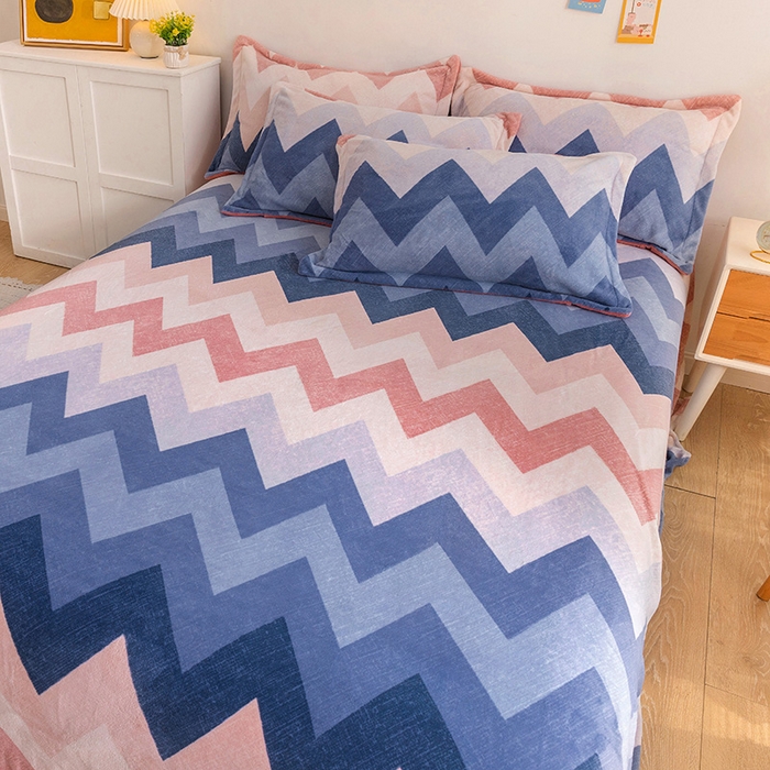 91家纺网 家纺一手货源 找家纺 金盛纺 2025新款高克重牛奶绒印花系列单床单(可定制) 梦境（粉）