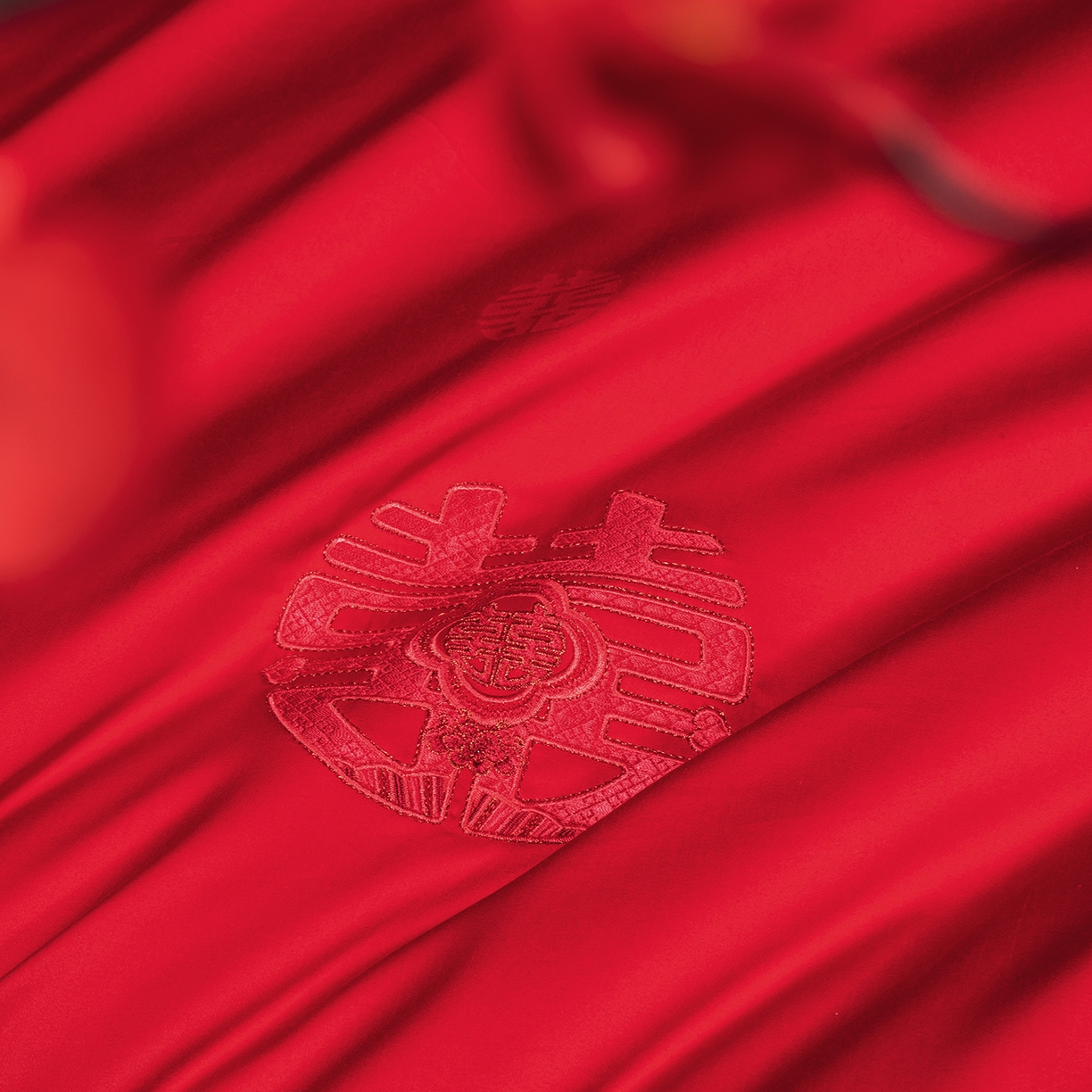 91家纺网 家纺一手货源 找家纺 柏拉图 2025新款100s长绒棉贡缎提花重工艺刺绣婚庆四件套多件套 百花贺喜红