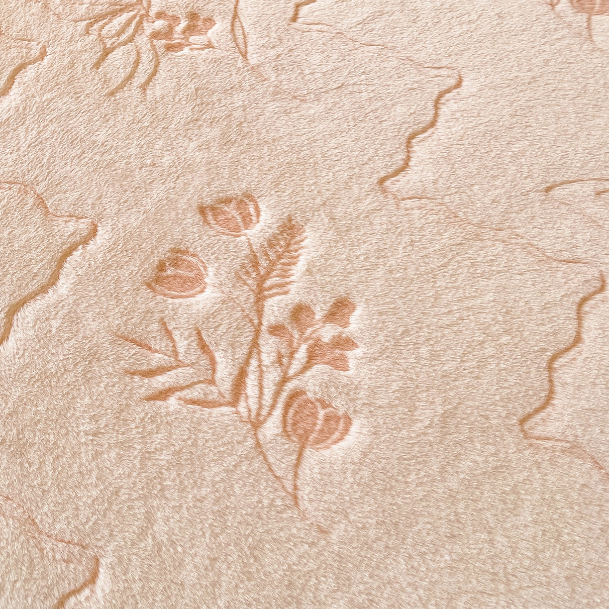 91家纺网 家纺一手货源 找家纺 （总）眠势力 2025新款兔毛绒雕花床笠单件冬季兔兔绒加绒保暖席梦思床垫保护套全包