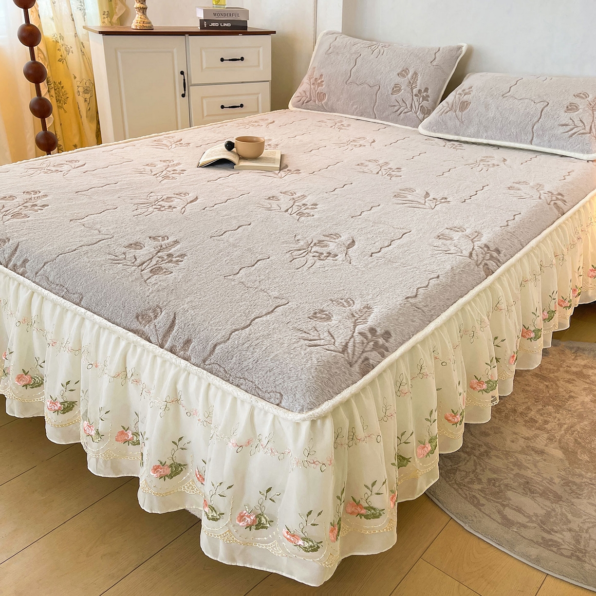 91家纺网 家纺一手货源 找家纺 眠势力 2025新款兔毛绒雕花床笠单件冬季兔兔绒加绒保暖席梦思床垫保护套全包 繁花-灰紫