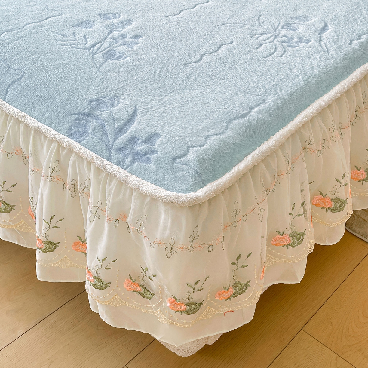 91家纺网 家纺一手货源 找家纺 眠势力 2025新款兔毛绒雕花床笠单件冬季兔兔绒加绒保暖席梦思床垫保护套全包 繁花-霜兰