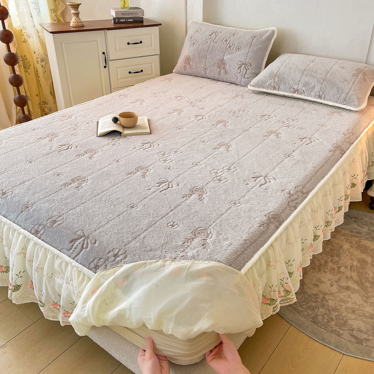 91家纺网 家纺一手货源 找家纺 眠势力 2025新款兔毛绒雕花床笠单件冬季兔兔绒加绒保暖席梦思床垫保护套全包 若溪-灰紫