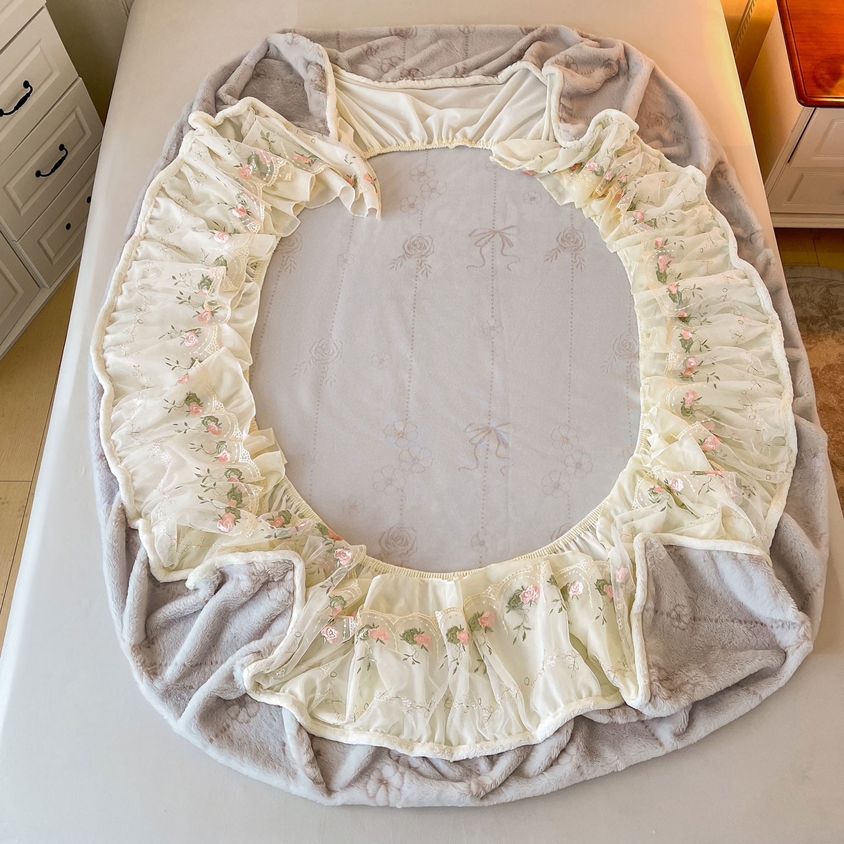 91家纺网 家纺一手货源 找家纺 眠势力 2025新款兔毛绒雕花床笠单件冬季兔兔绒加绒保暖席梦思床垫保护套全包 若溪-灰紫